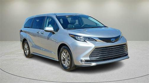 2021 Toyota Sienna XLE