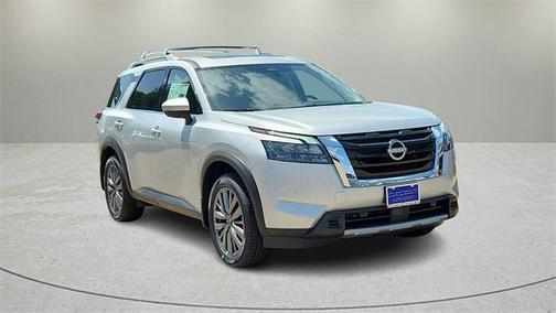 2025 Nissan Pathfinder SL FWD