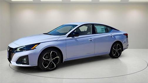 2025 Nissan Altima SR FWD