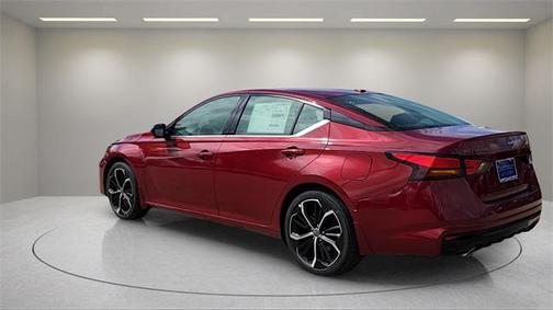 2025 Nissan Altima SR FWD