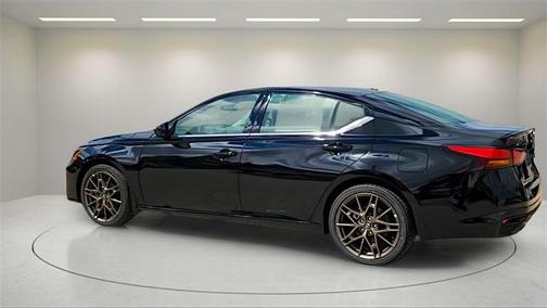 2025 Nissan Altima SR FWD