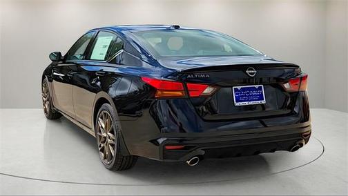 2025 Nissan Altima SR FWD