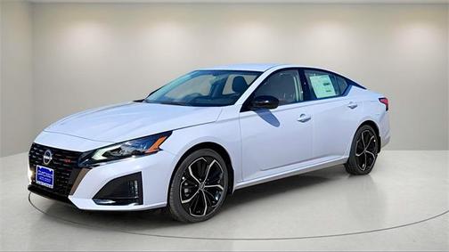 2025 Nissan Altima SR FWD
