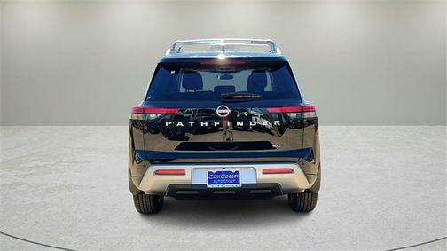 2025 Nissan Pathfinder SL FWD