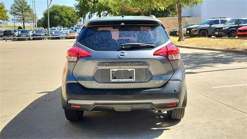 2020 Nissan Kicks SR