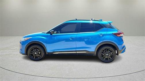 2021 Nissan Kicks SR