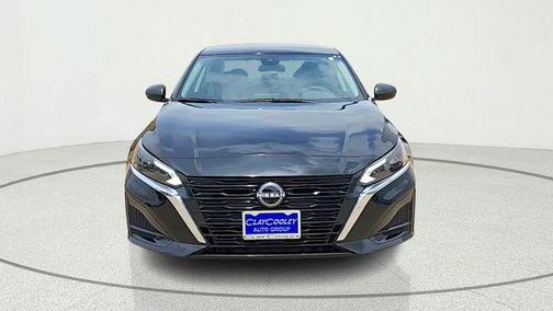 Super Black Clearcoat 2025 Nissan Altima 2.5 SV