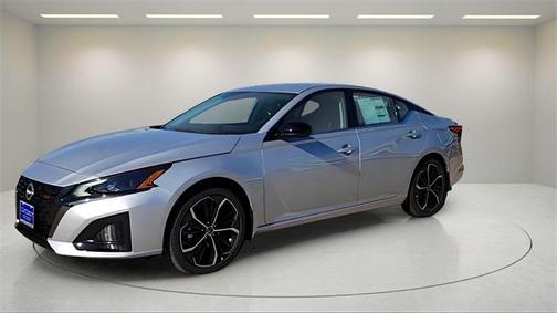 2025 Nissan Altima SR FWD