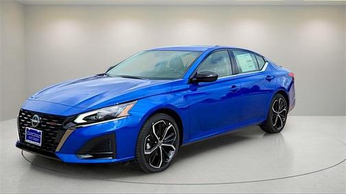 2025 Nissan Altima SR FWD