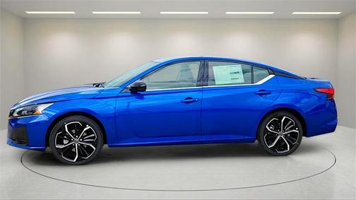 2025 Nissan Altima SR FWD