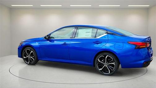 2025 Nissan Altima SR FWD