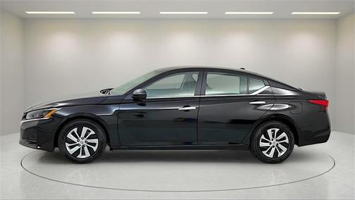 2025 Nissan Altima S FWD