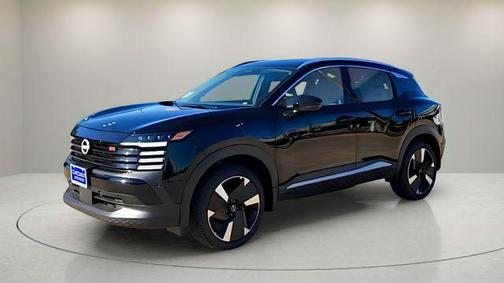 Super Black 2025 Nissan Kicks SR