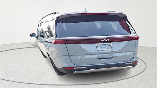 2023 Kia Carnival SX