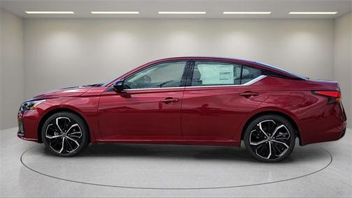 2025 Nissan Altima SR FWD
