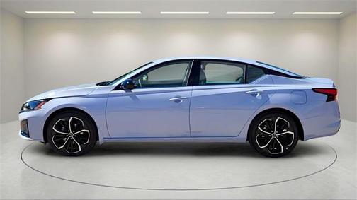2025 Nissan Altima SR FWD