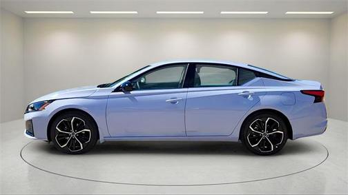 2025 Nissan Altima SR FWD