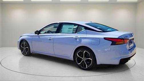 2025 Nissan Altima SR FWD