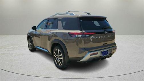 2025 Nissan Pathfinder Platinum FWD