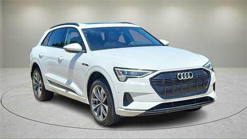 2021 Audi e-tron Premium Plus