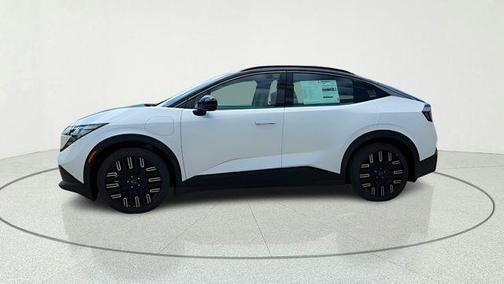 Everest White Pearl Tricoat/Black 2026 Nissan Leaf PLATINUM+