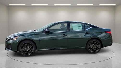 2025 Nissan Altima SR FWD