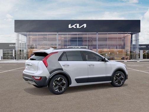 Snow White Pearl 2025 Kia Niro EV Wave
