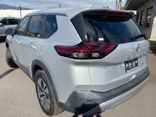 Brilliant Silver Metallic 2022 Nissan Rogue SV