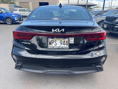 Aurora Black 2022 Kia Forte LXS