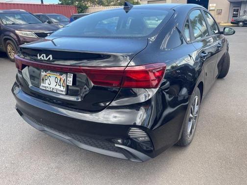 Aurora Black 2022 Kia Forte LXS