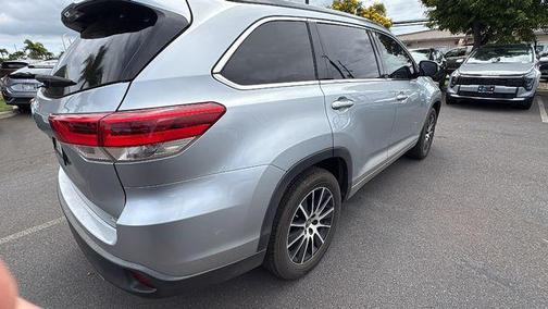 Celestial Silver Metallic 2018 Toyota Highlander