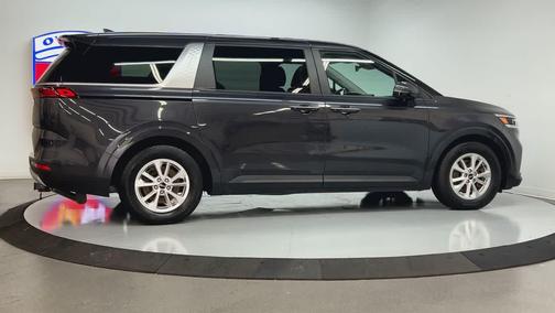 2022 Kia Carnival LXS