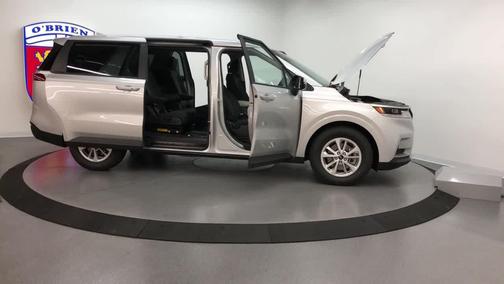 2022 Kia Carnival LX