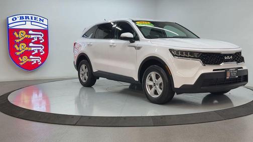 Glacial White Pearl 2022 Kia Sorento LX