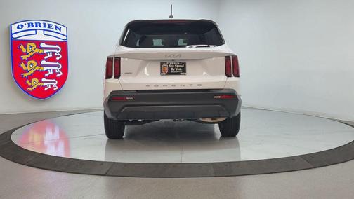 Glacial White Pearl 2022 Kia Sorento LX