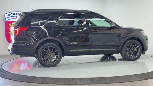 AGATE BLACK METALLIC 2019 Ford Explorer XLT