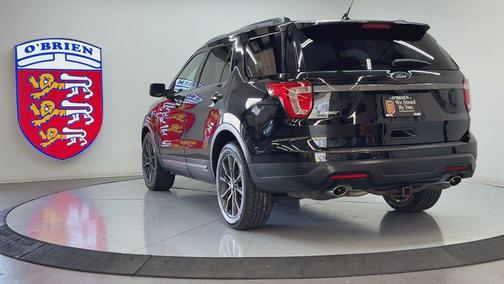 AGATE BLACK METALLIC 2019 Ford Explorer XLT