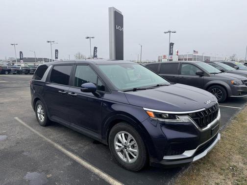 2023 Kia Carnival LX