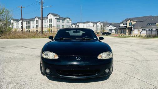Black 2002 Mazda MX-5 Miata SE