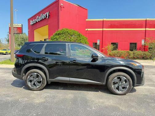 Super Black 2025 Nissan Rogue SV