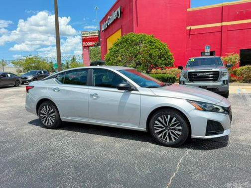 Brilliant Silver Metallic 2025 Nissan Altima 2.5 SV
