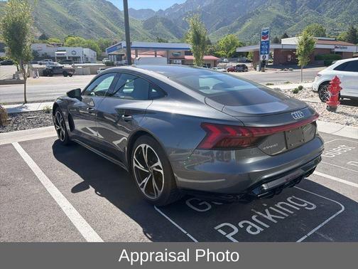 Daytona Gray Pearl Effect 2022 Audi e-tron GT Premium Plus
