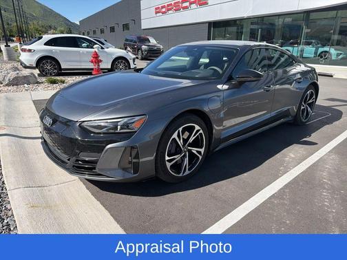 Daytona Gray Pearl Effect 2022 Audi e-tron GT Premium Plus