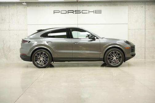 Quartzite Grey Metallic 2025 Porsche Cayenne AWD