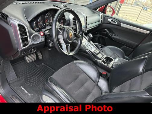 2017 Porsche Cayenne GTS