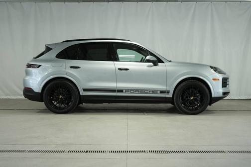 2024 Porsche Cayenne Base