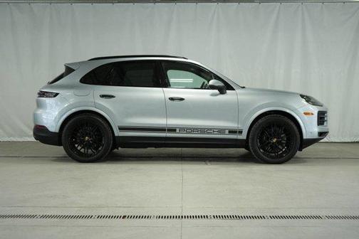 2024 Porsche Cayenne Base