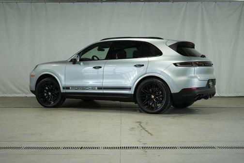 2024 Porsche Cayenne Base