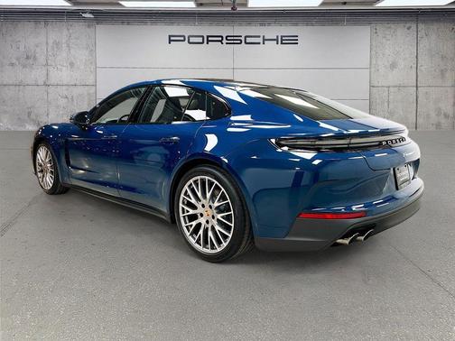 Montego Blue Metallic 2026 Porsche Panamera 4