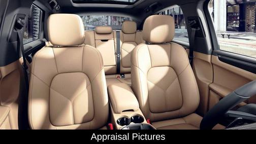 2022 Porsche Macan Base